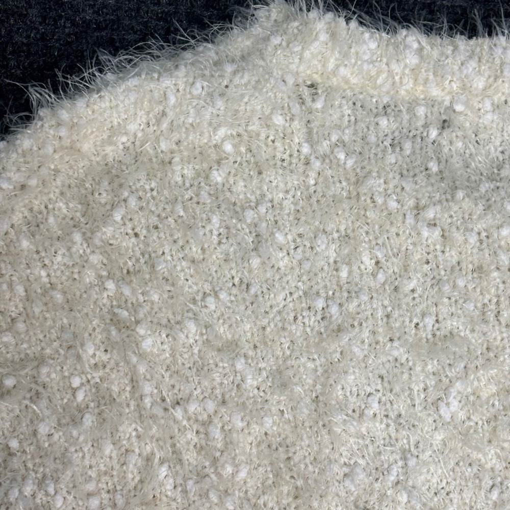 Forever 21 Womens Cream Ivory Fuzzy Eyelash Knit Cable Front Sweater Small - Picture 5 of 5